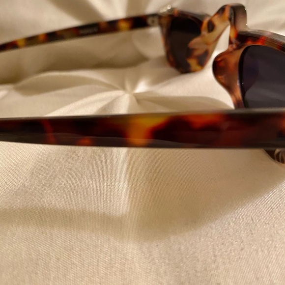 NEW TORTOISE SHELL SUNGLASSES - Picture 3 of 4